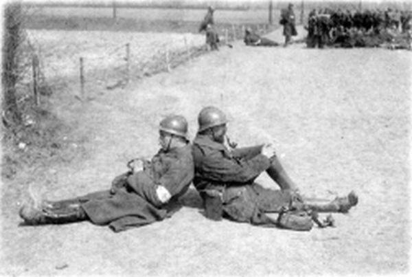 Belgian soldiers in Roesbrugge, May 1917. (Collections Cegesoma, fund Blondeel, N°173928)