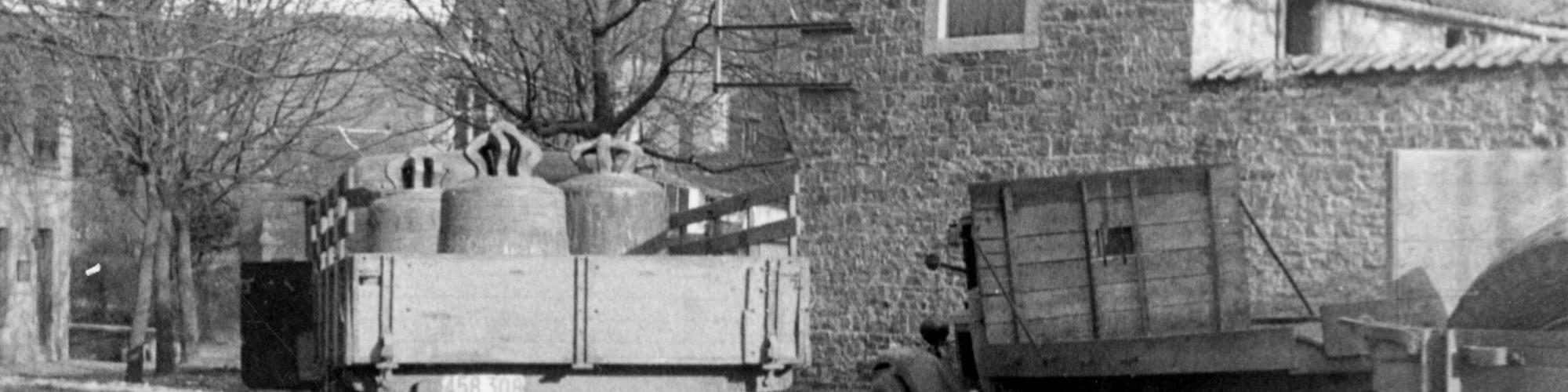Foto nr 83226 : Terugkeer van de klokken in Jupille, 20/3/1945, Rechten voorbehouden aan CegeSoma/Rijksarchief. Foto nr 83226 : Terugkeer van de klokken in Jupille, 20/3/1945, Rechten voorbehouden aan CegeSoma/Rijksarchief.