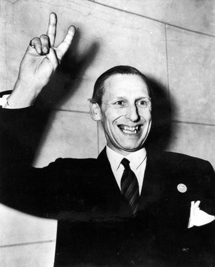 Victor de Laveleye, Radio Londres, w.d., coll. RTBF, rights reserved CegeSoma/State Archives Victor de Laveleye, Radio Londres, w.d., coll. RTBF, rights reserved CegeSoma/State Archives l'Etat