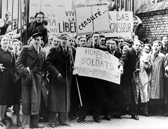 Manifestation des étudiants de l'ULB en faveur des alliés 15.4.1940, photo n°273433, droits réservé CegeSoma/Archives de l'Etats