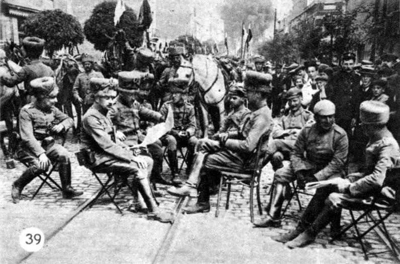 Chocolaterie 'CIDA' à Bois d'Haine. Cavalerie allemande se reposant dans les rues de Bruxelles. Photo n°64272, copyrights CegeSOma/Archives de l'Etat. Chocolaterie 'CIDA' à Bois d'Haine. Cavalerie allemande se reposant dans les rues de Bruxelles. Photo n°64272, copyrights CegeSOma/Archives de l'Etat.