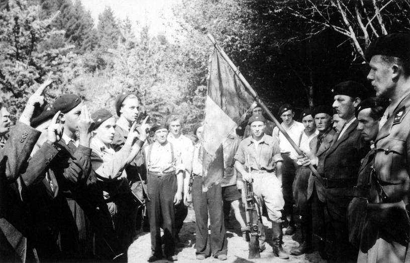 Armée Secrète.Zone V, secteur 5, Groupe D - Août 1944: cérémonie de prestation de Serment, Photo n° 27912 © CegeSoma/Archives de l'Etat Armée Secrète.Zone V, secteur 5, Groupe D - Août 1944: cérémonie de prestation de Serment, Photo n° 27912 © CegeSoma/Archives de l'Etat